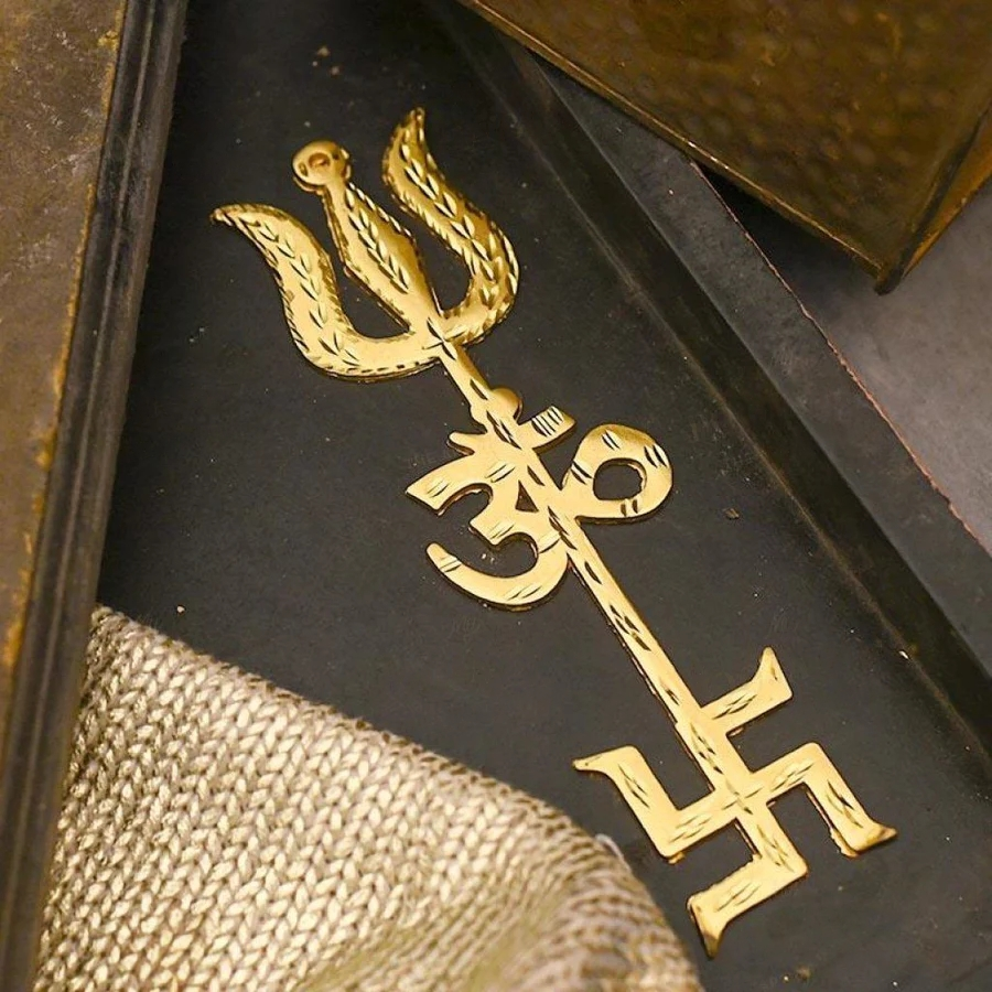 Disco Elysium Brass Swastik Om Trishul Wall Hanging Vastu Trishakti Yantra  Home Office Main Door Entrance Protection Decor Astrology 4 Inches Gold  Bryson Tiller, image size:900x900